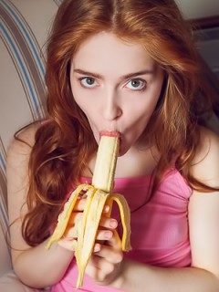 Teen Hottie Jia Lissa Masturbating Pink Pussy And Licking Banana