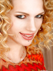 Sexy Czech Aneta Spreads her Lips Pic 8