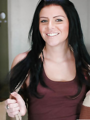Taryn Thomas is getting married Pic 1