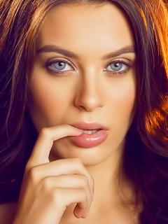 Gorgeous Brunette Lana Rhoades Fingers Her Wet Clit