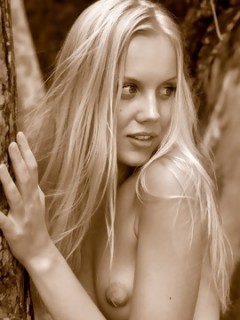 Blonde Sarah - Nude Forest Pics