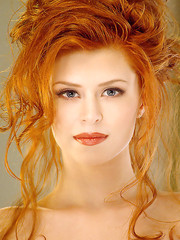 Sexy redhead Heather Hoke Pic 1