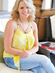 Jessica Yellow and blue Pic 1