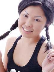 Asian Teen Newcomer Gets Fucked Pic 1